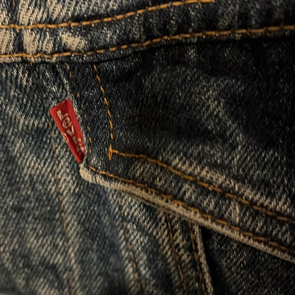 Size large Levi’s denim jacket, Excellent condition. Clean smoke free. - Picture 3 of 13